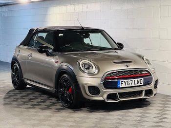 Used MINI Convertible 2017 for sale - 76409387: Photo