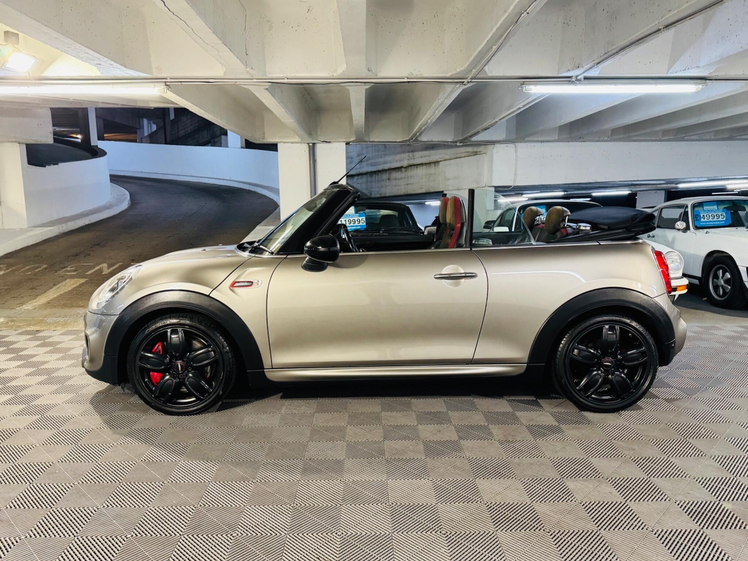 Used MINI Convertible 2017 for sale - 76409387: Photo 3