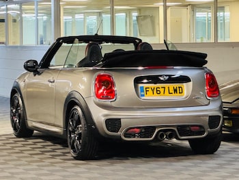 Used MINI Convertible 2017 for sale - 76409387: Photo