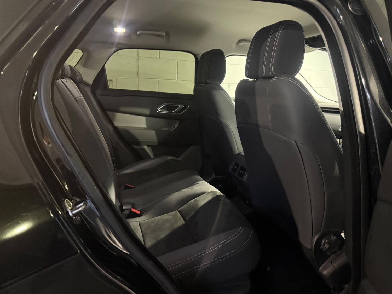 Used Land Rover Range Rover Velar 2019 for sale - 76989856: Photo 11