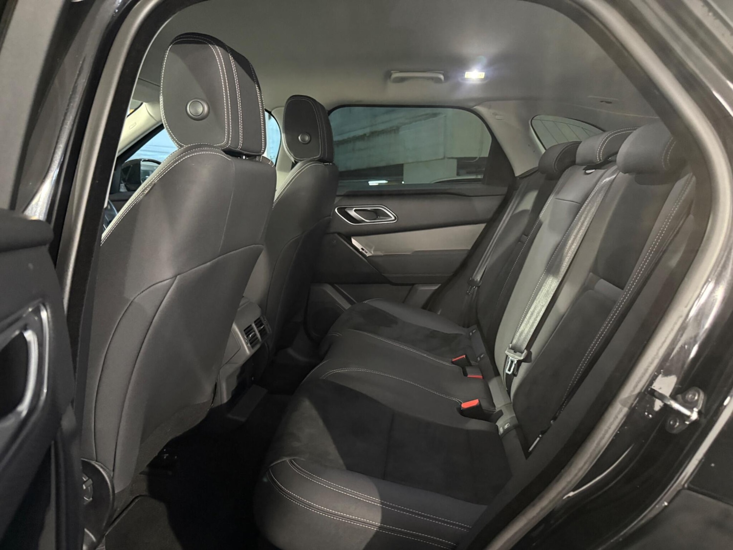 Used Land Rover Range Rover Velar 2019 for sale - 76989856: Photo 12