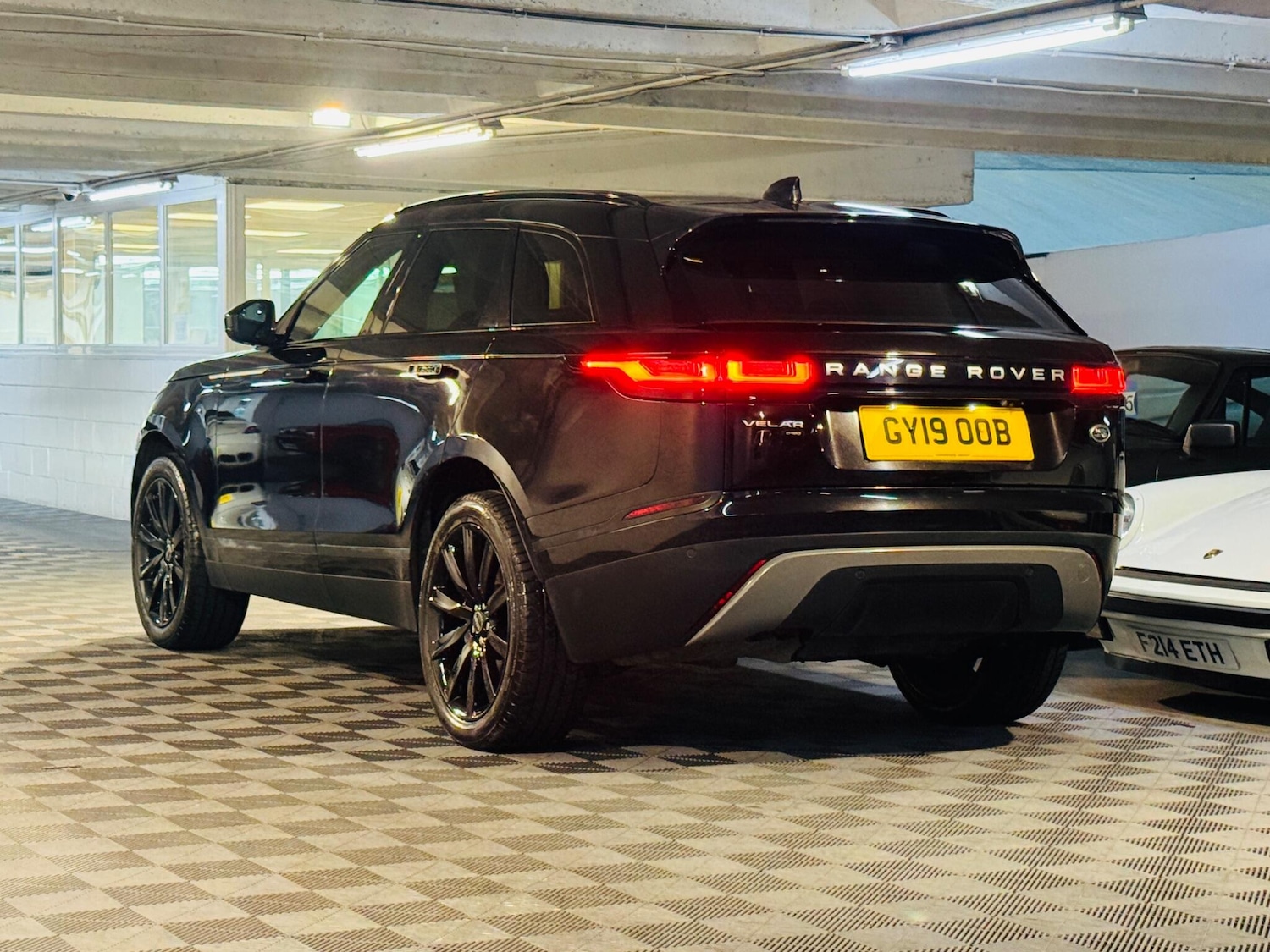 Used Land Rover Range Rover Velar 2019 for sale - 76989856: Photo 3
