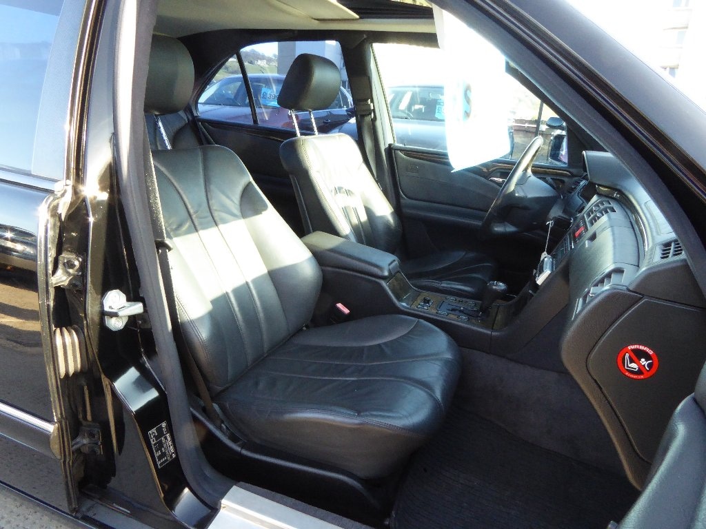 Used Mercedes-Benz E Class 2016 for sale - 76988270: Photo 7