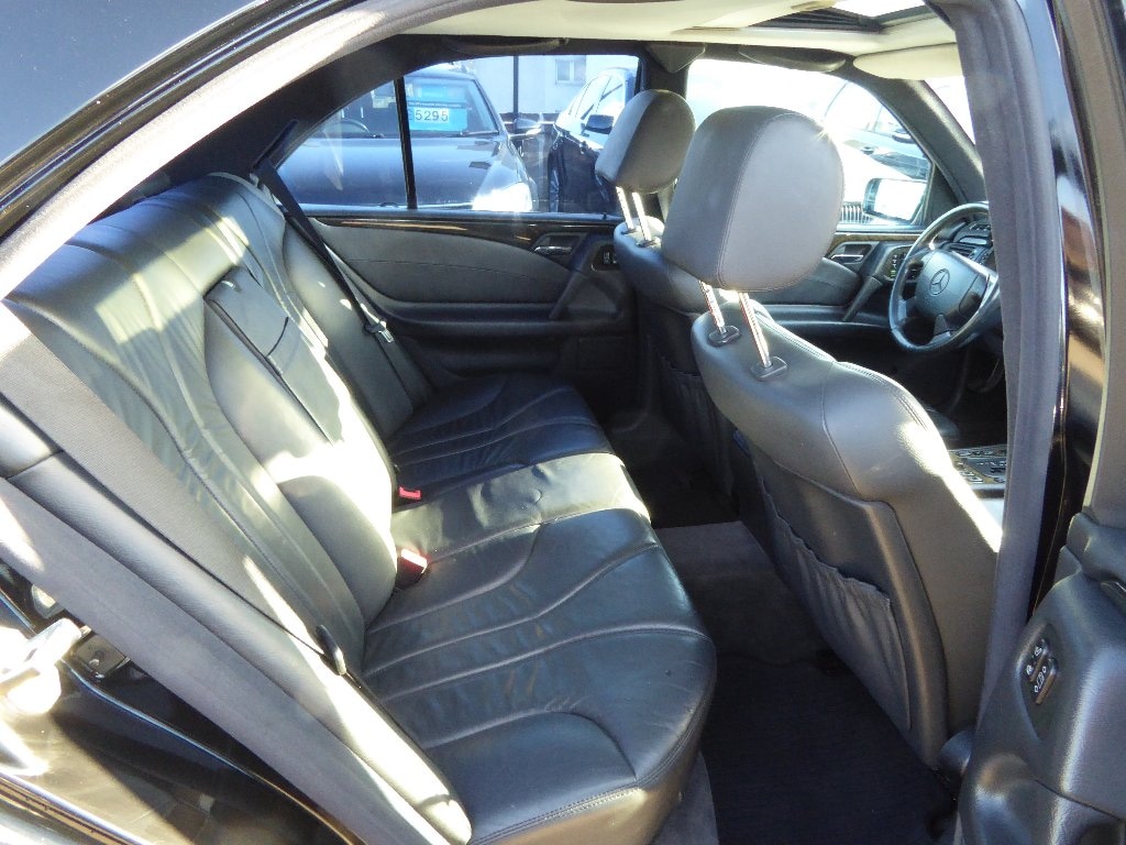 Used Mercedes-Benz E Class 2016 for sale - 76988270: Photo 8