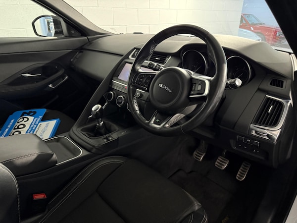 Used Jaguar E-Pace 2018 for sale - 75647208: Photo 8
