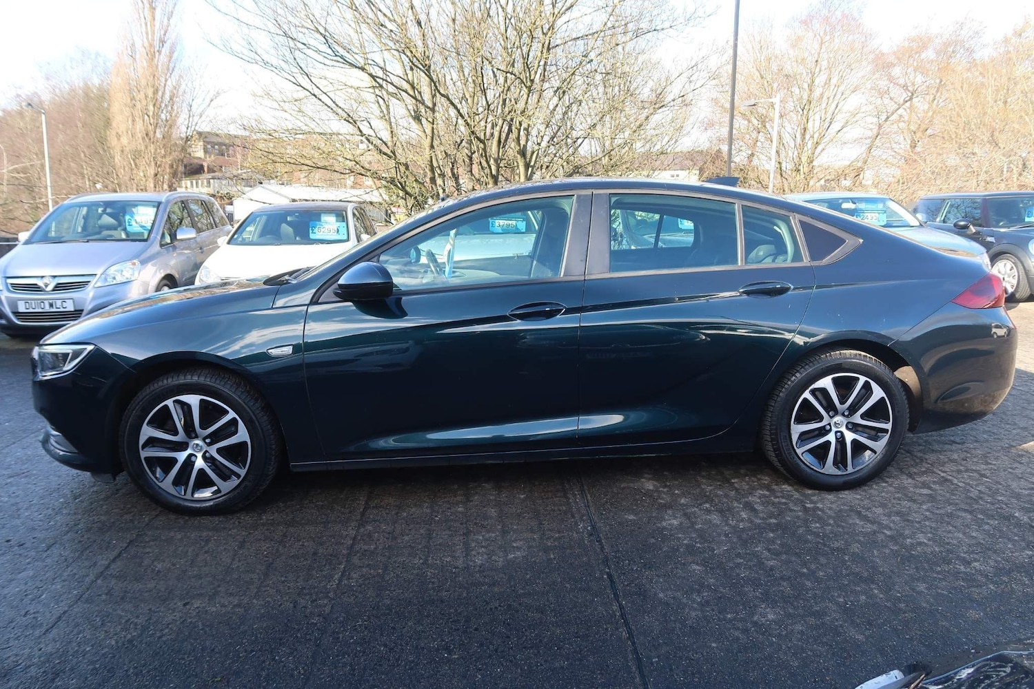 Used Vauxhall Insignia 2017 for sale - 76993515: Photo 2