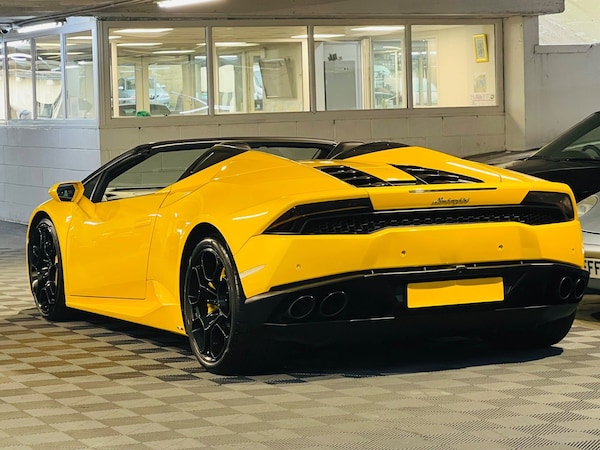 Used Lamborghini Huracan for sale - 73133204: Photo 3