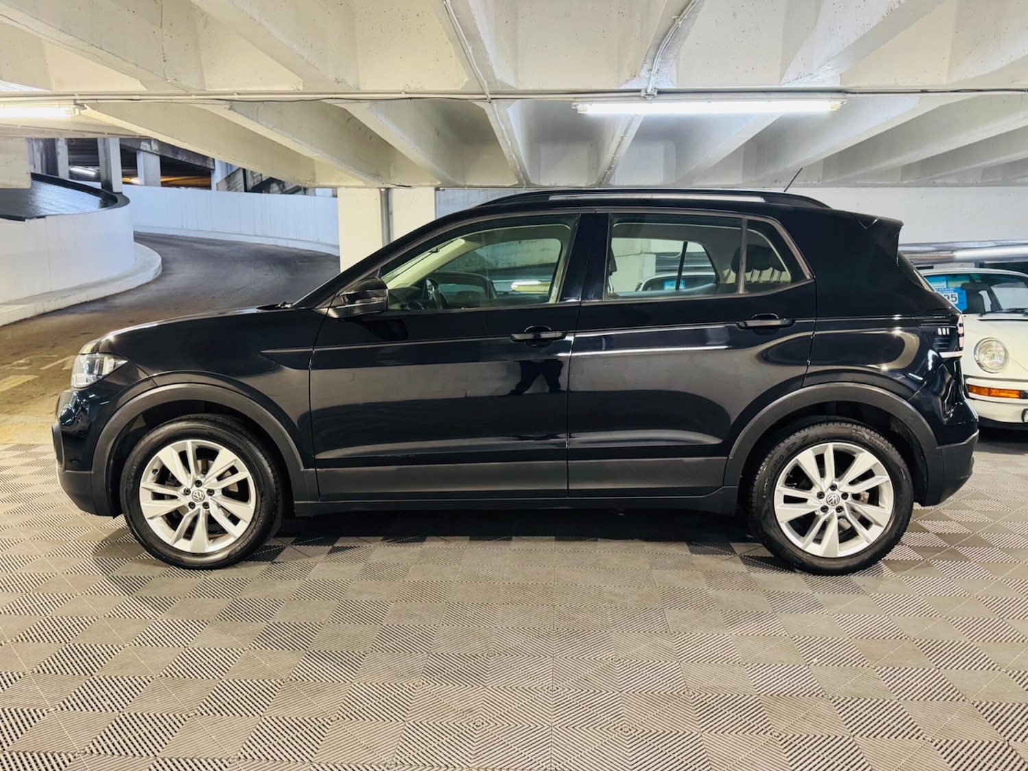 Used Volkswagen T-Cross 2019 for sale - 76991573: Photo 2