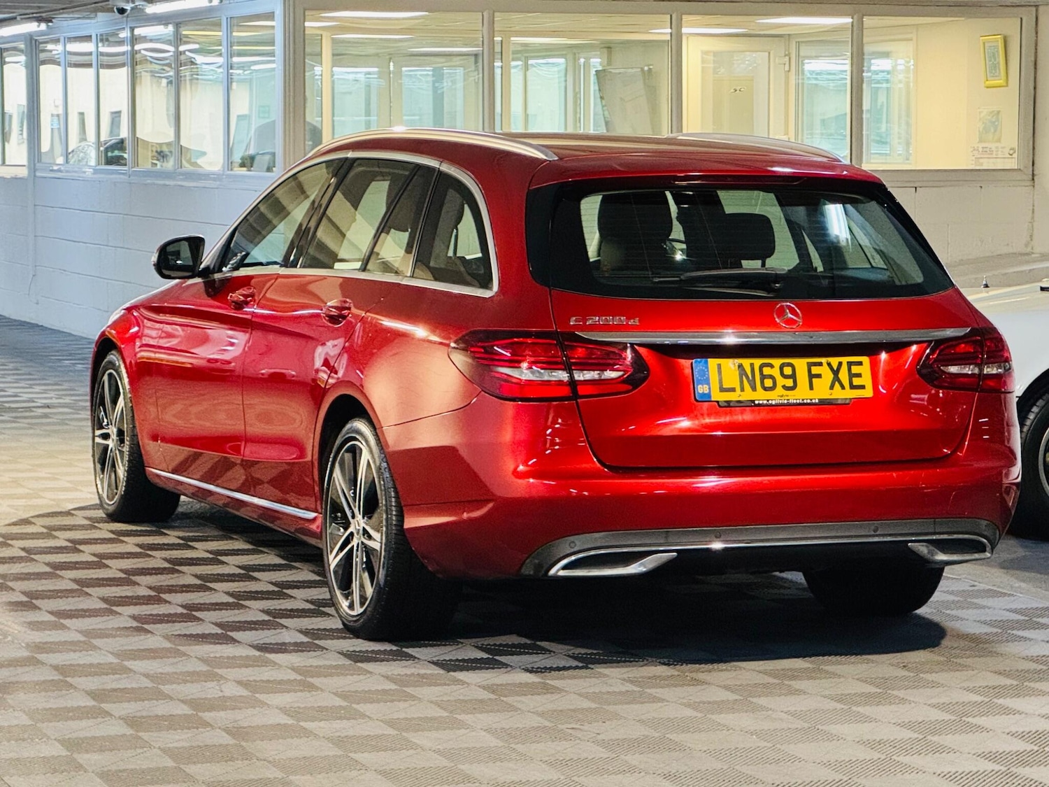 Used Mercedes-Benz C Class 2019 for sale - 77120319: Photo 3