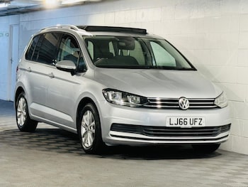 Used Volkswagen Touran 2016 for sale - 76988411: Photo