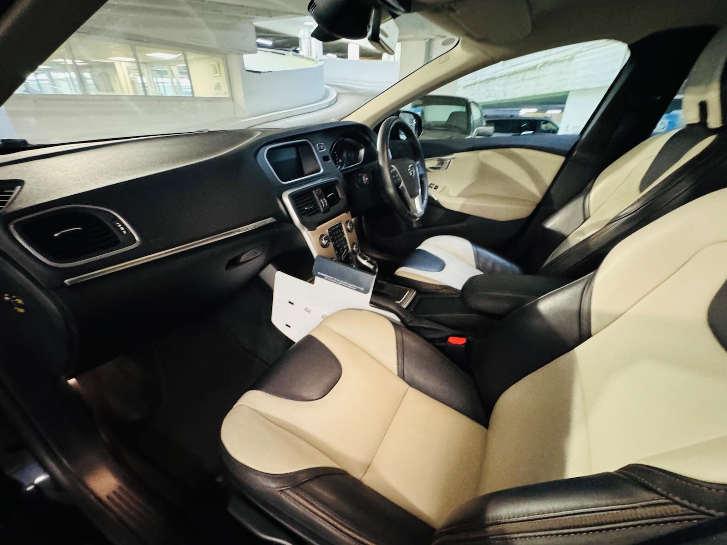 Used Volvo V40 Cross Country 2019 for sale - 76199650: Photo 10