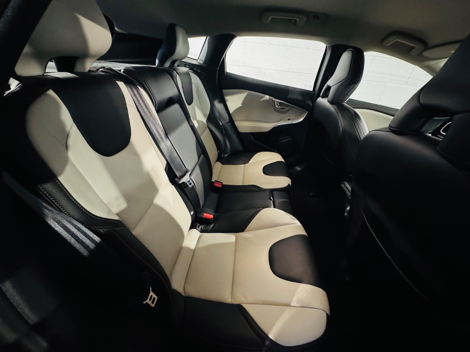 Used Volvo V40 Cross Country 2019 for sale - 76199650: Photo 11