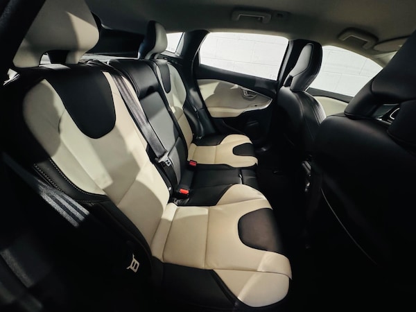 Used Volvo V40 Cross Country 2019 for sale - 76199650: Photo 11