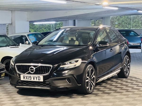 Used Volvo V40 Cross Country 2019 for sale - 76199650: Photo 6