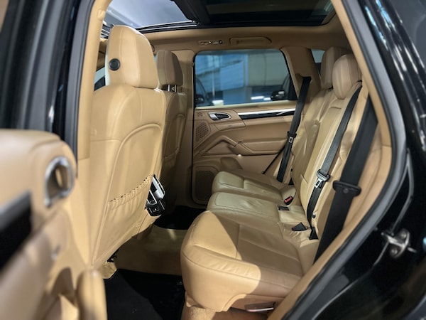 Used Porsche Cayenne 2014 for sale - 74691041: Photo 12