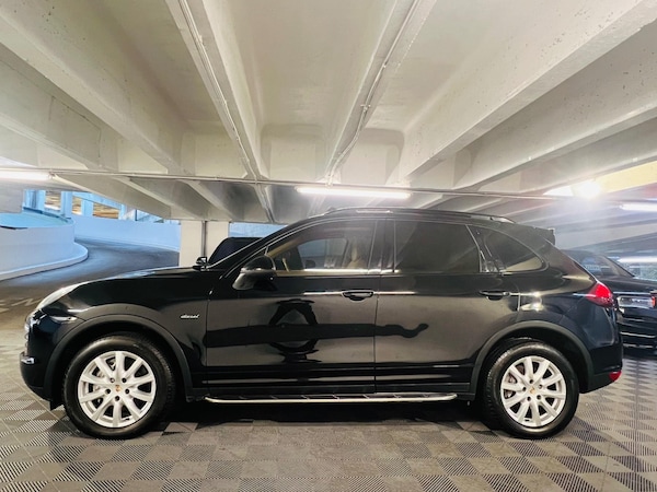 Used Porsche Cayenne 2014 for sale - 74691041: Photo 2