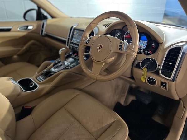 Used Porsche Cayenne 2014 for sale - 74691041: Photo 9
