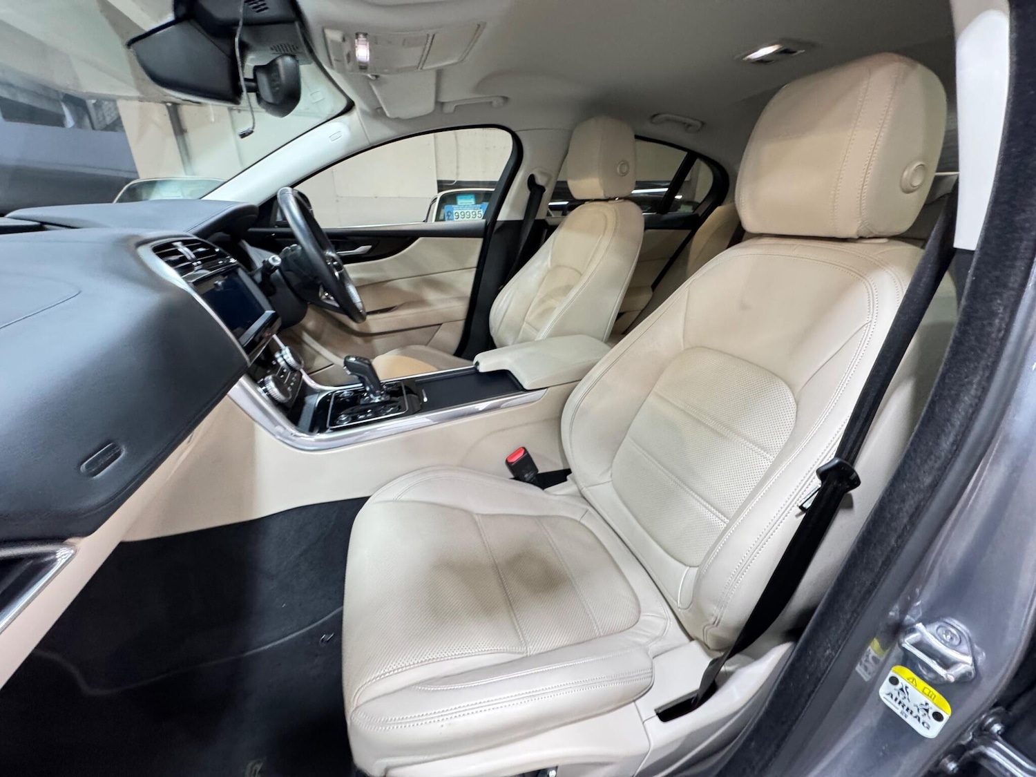 Used Jaguar XE 2019 for sale - 77411320: Photo 10