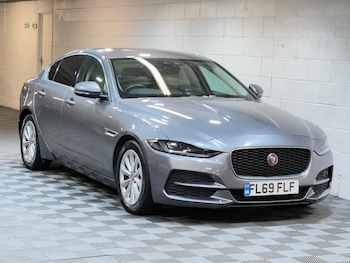 Used Jaguar XE 2019 for sale - 77411320: Photo