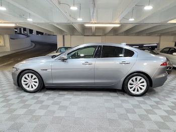 Used Jaguar XE 2019 for sale - 77411320: Photo