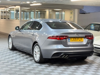 Used Jaguar XE 2019 for sale - 77411320: Photo