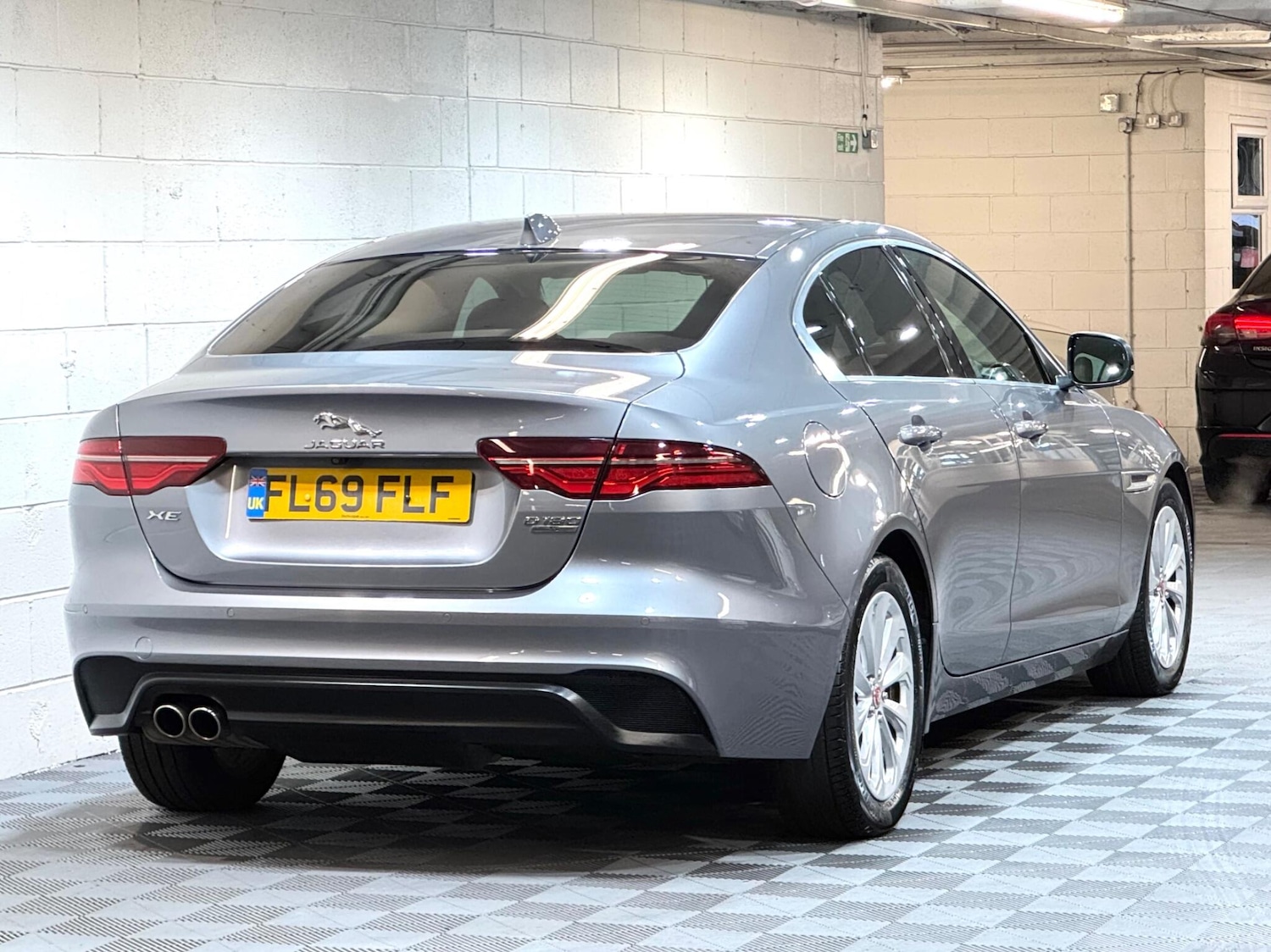 Used Jaguar XE 2019 for sale - 77411320: Photo 4