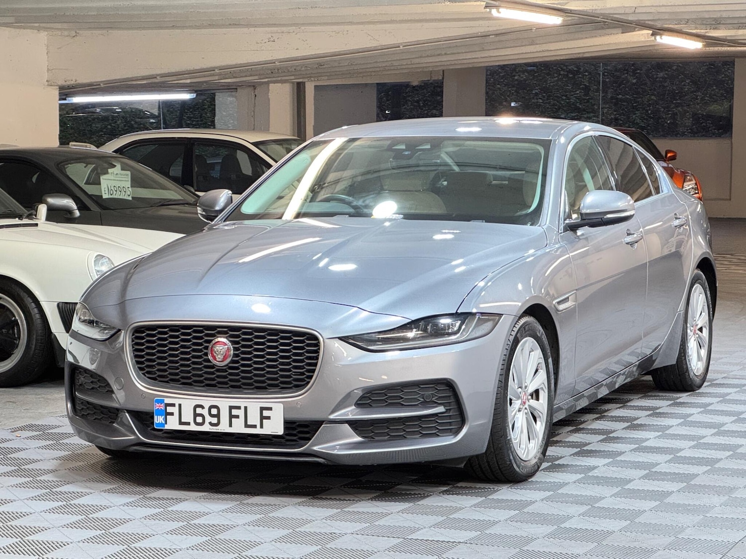 Used Jaguar XE 2019 for sale - 77411320: Photo 6