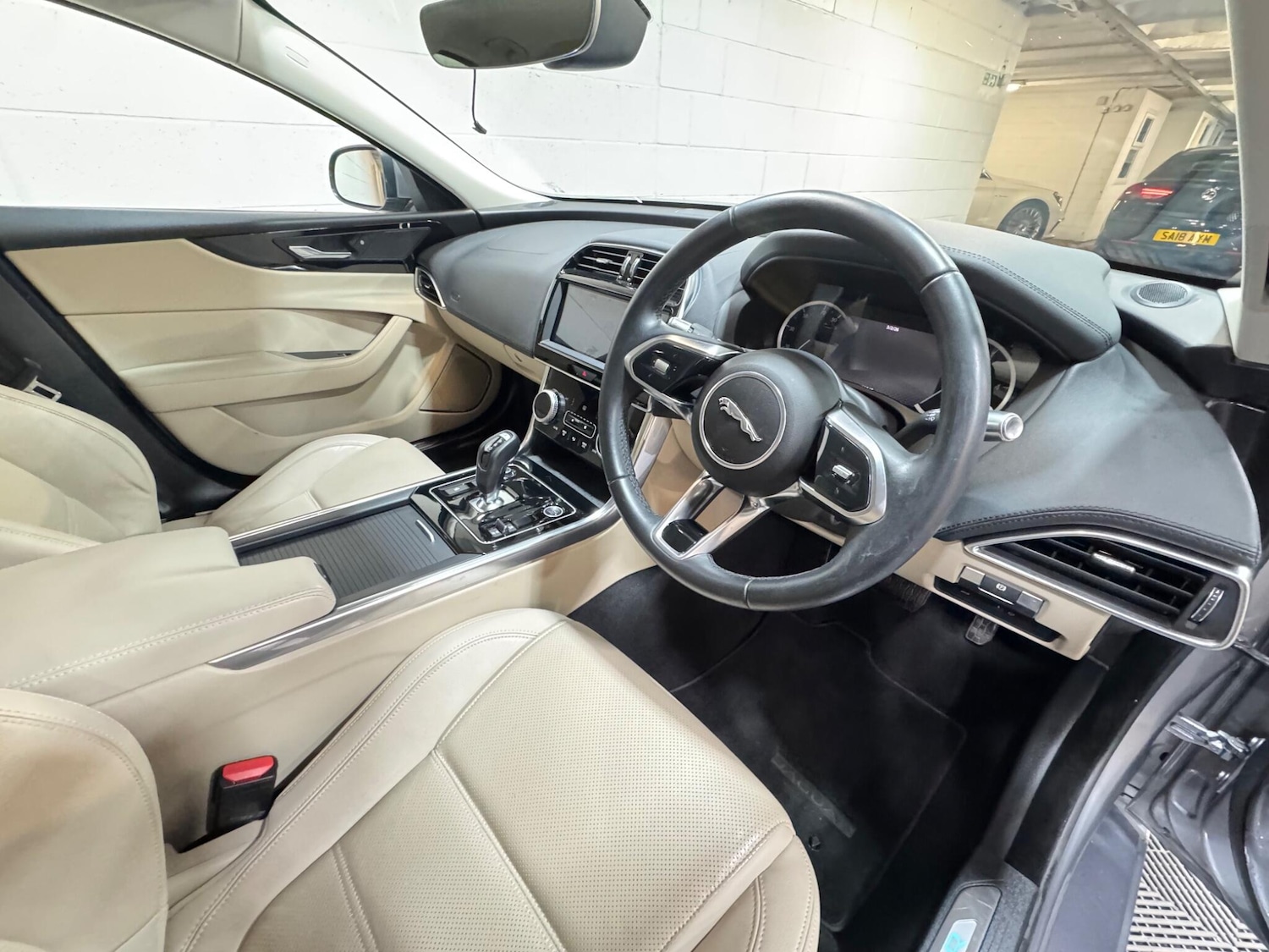 Used Jaguar XE 2019 for sale - 77411320: Photo 9