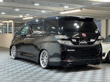 Used Toyota Vellfire 2009 for sale - 78101350: Photo