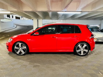 Used Volkswagen Golf 2015 for sale - 76996308: Photo