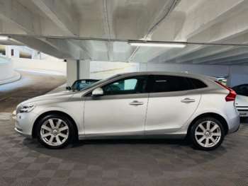 Used Volvo V40 2018 for sale - 74874355: Photo