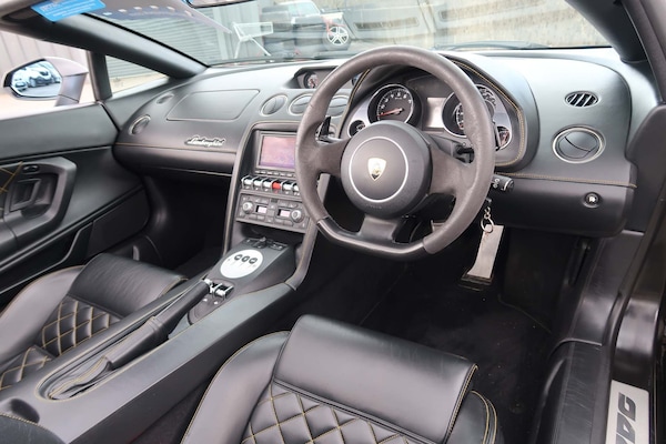 Used Lamborghini Gallardo 2010 for sale - 73133496: Photo 8