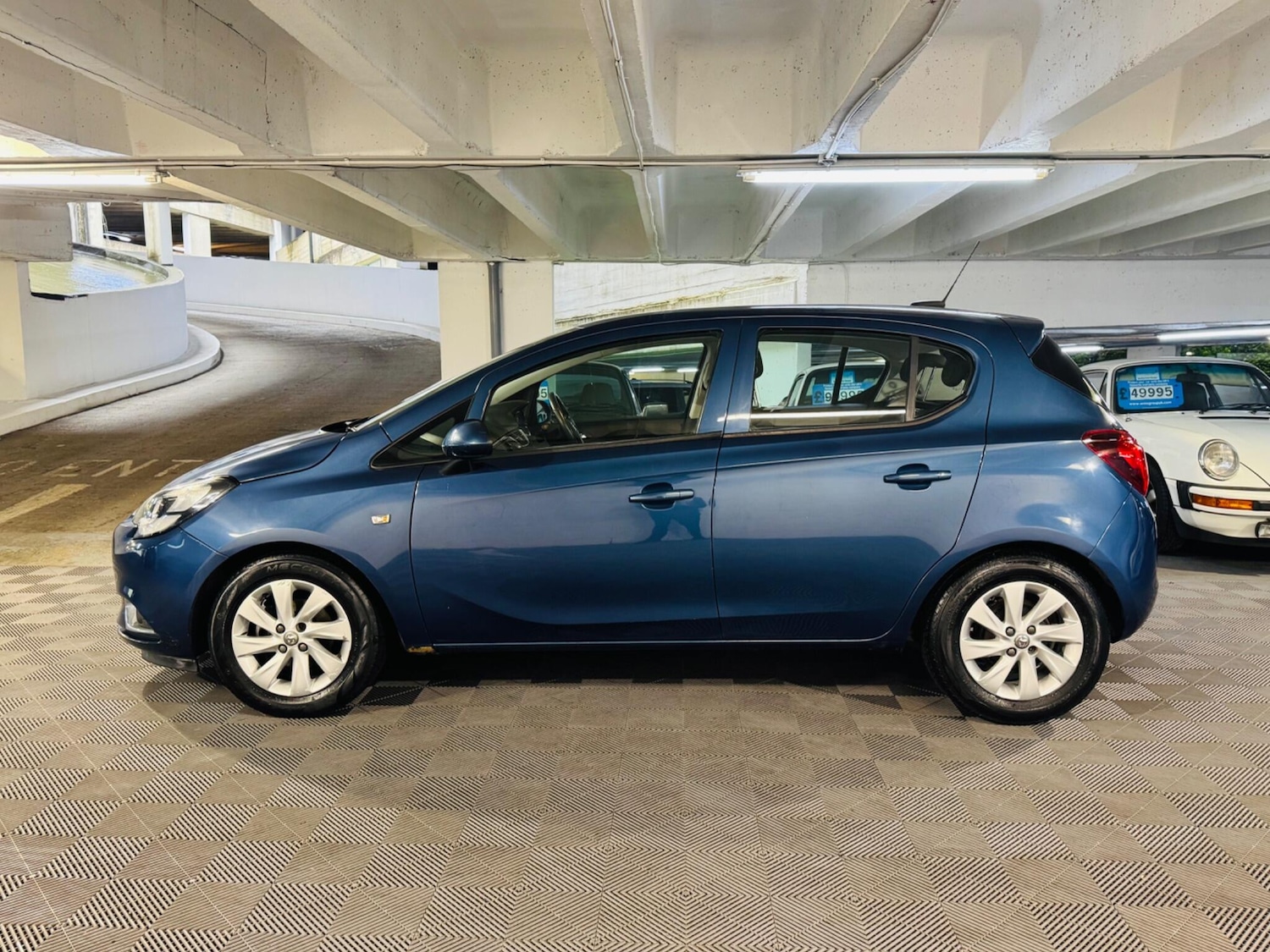Used Vauxhall Corsa 2017 for sale - 76020508: Photo 2