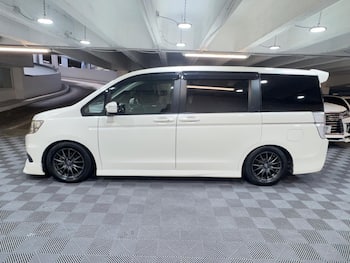 Used Honda Stepwagon 2011 for sale - 79576548: Photo