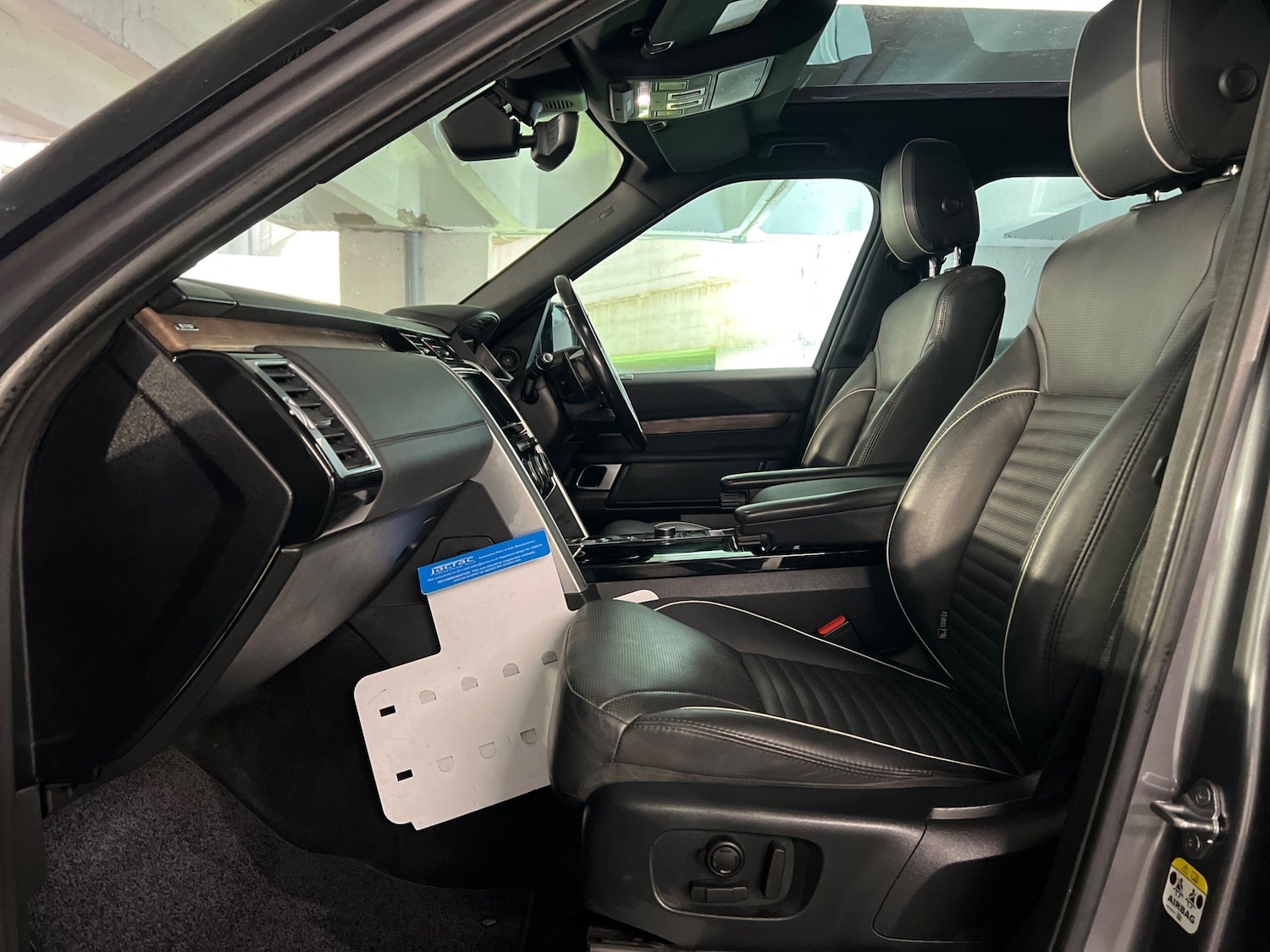 Used Land Rover Discovery 2018 for sale - 76991663: Photo 10