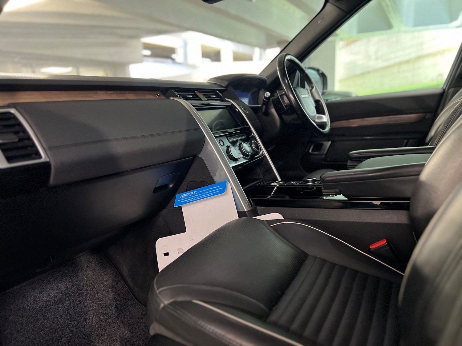 Used Land Rover Discovery 2018 for sale - 76991663: Photo 11