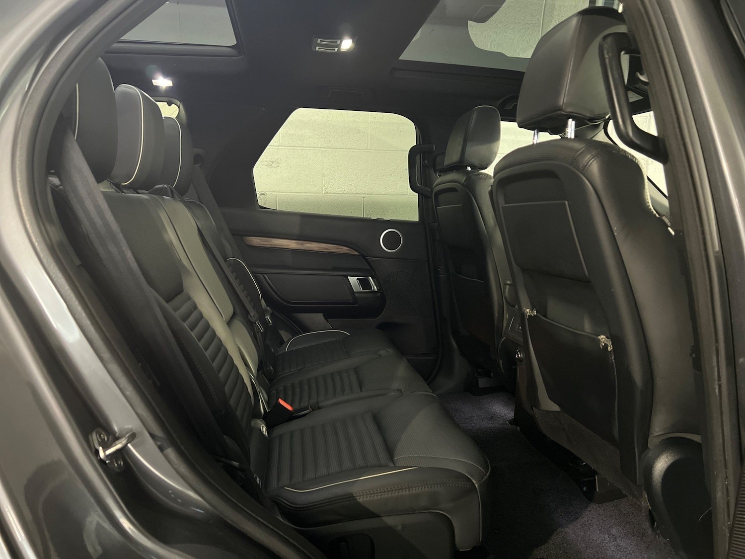 Used Land Rover Discovery 2018 for sale - 76991663: Photo 12