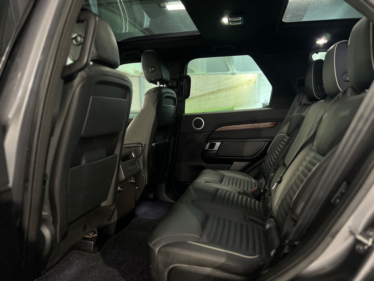 Used Land Rover Discovery 2018 for sale - 76991663: Photo 14