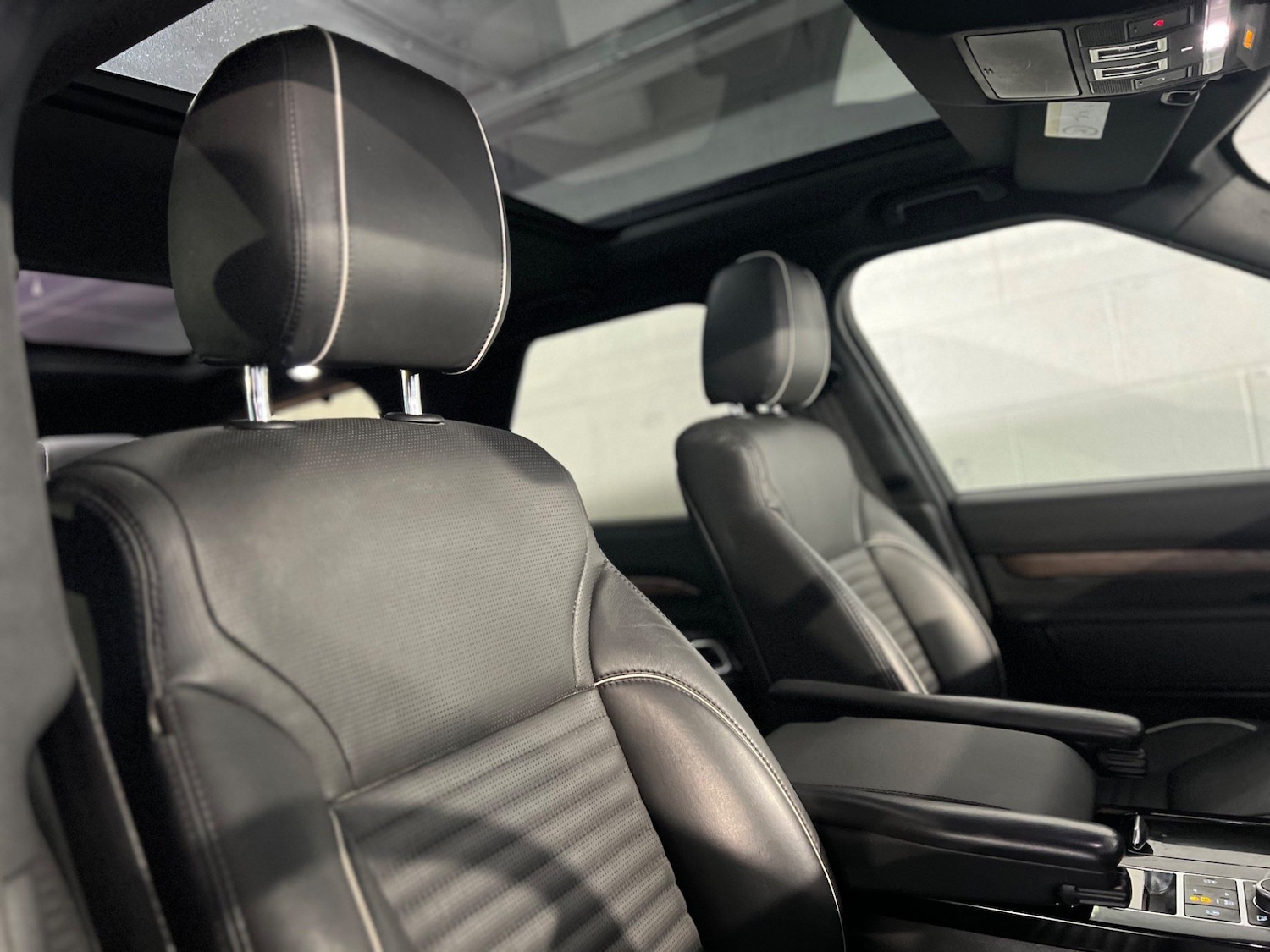 Used Land Rover Discovery 2018 for sale - 76991663: Photo 8