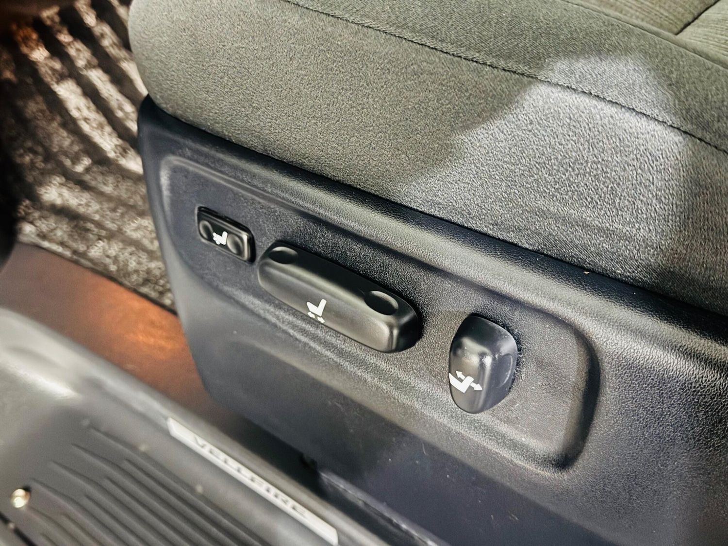 Used Toyota Vellfire for sale - 77203778: Photo 13