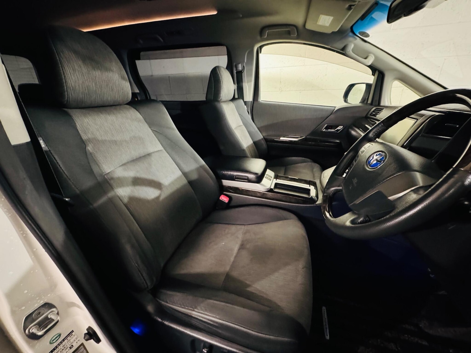 Used Toyota Vellfire for sale - 77203778: Photo 7