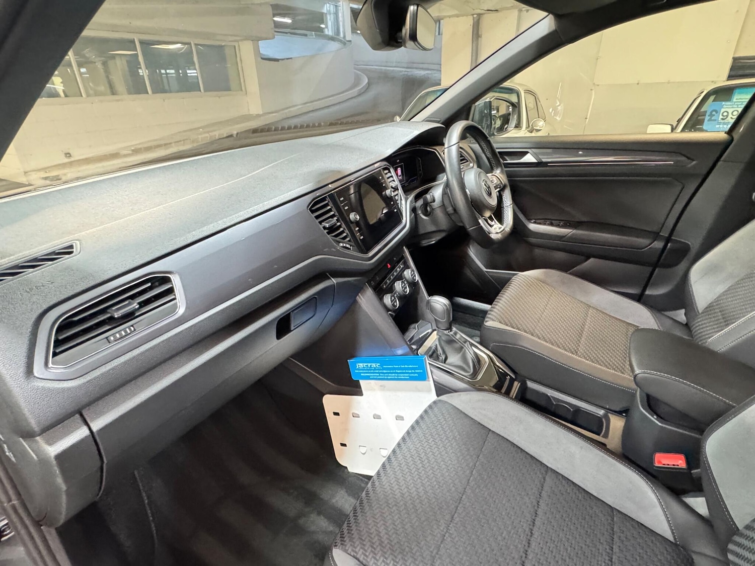 Used Volkswagen T-Roc for sale - 77754190: Photo 11