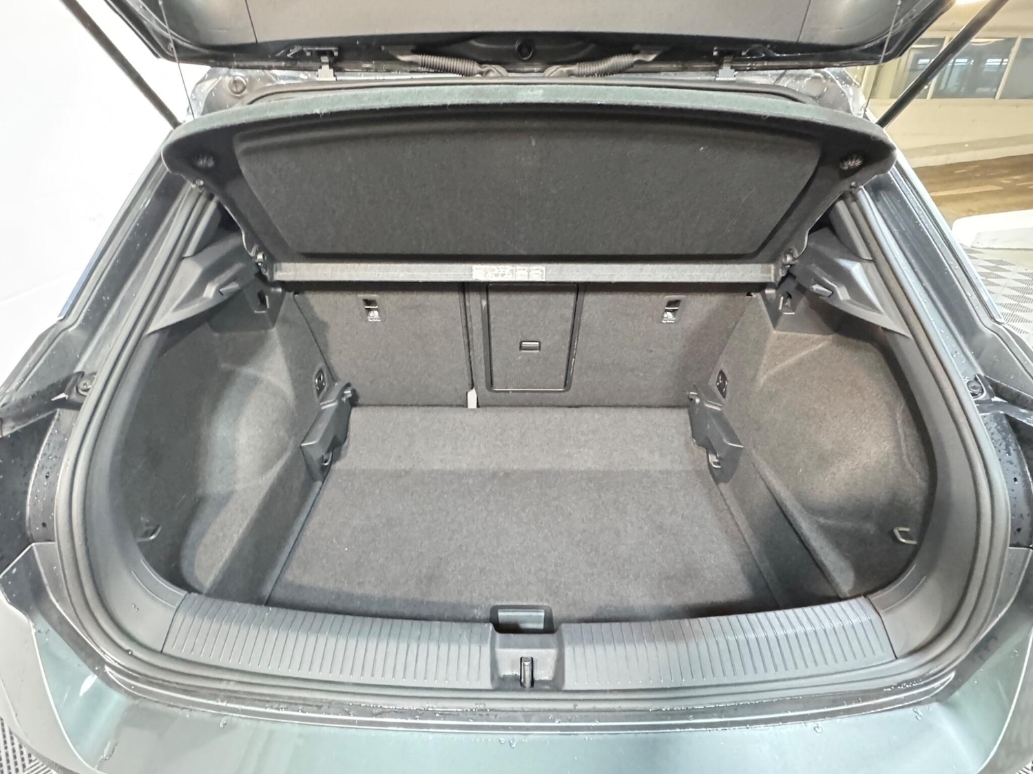 Used Volkswagen T-Roc for sale - 77754190: Photo 13