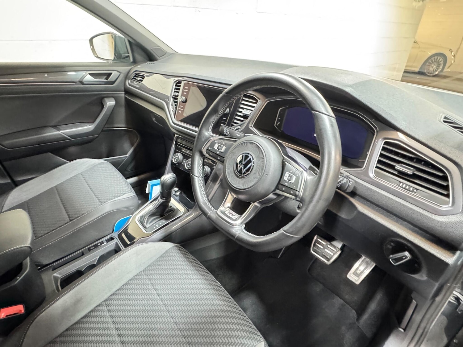 Used Volkswagen T-Roc for sale - 77754190: Photo 9