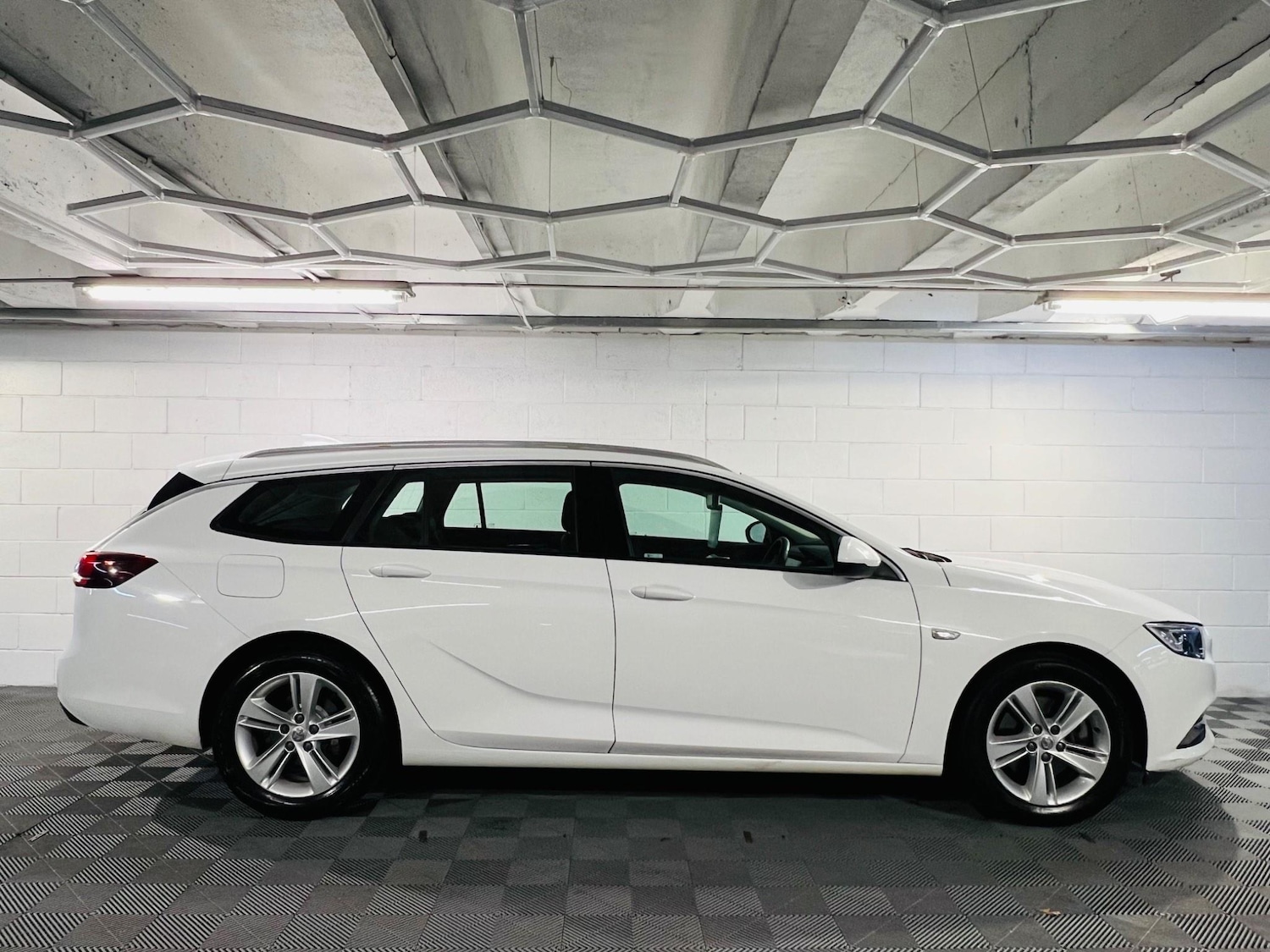 Used Vauxhall Insignia 2018 for sale - 76996233: Photo 5