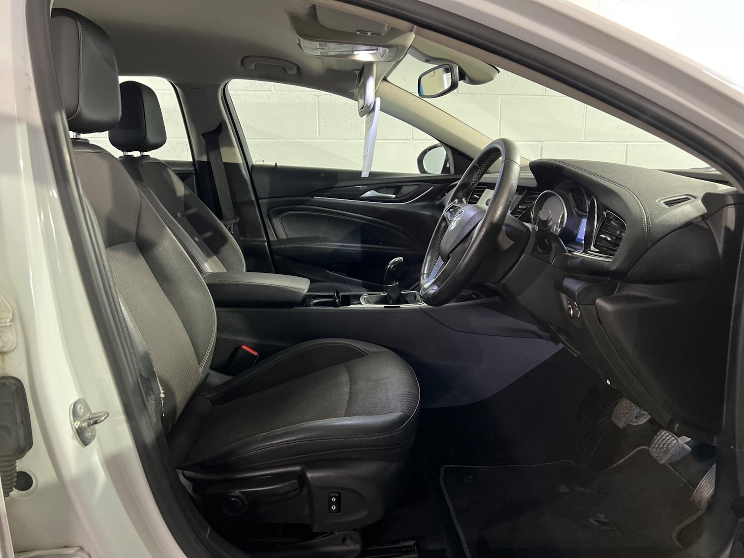 Used Vauxhall Insignia 2018 for sale - 76996233: Photo 7