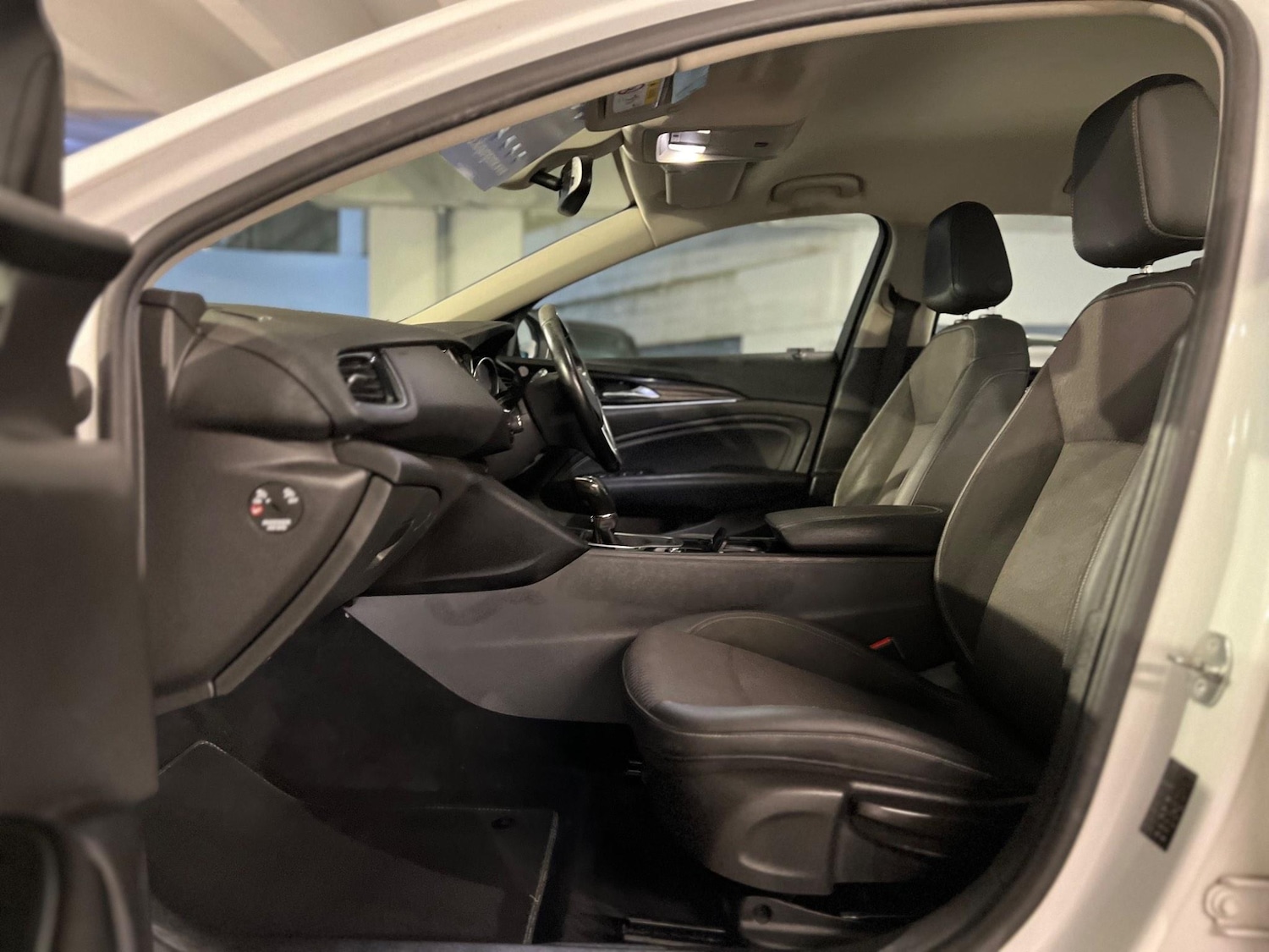 Used Vauxhall Insignia 2018 for sale - 76996233: Photo 9