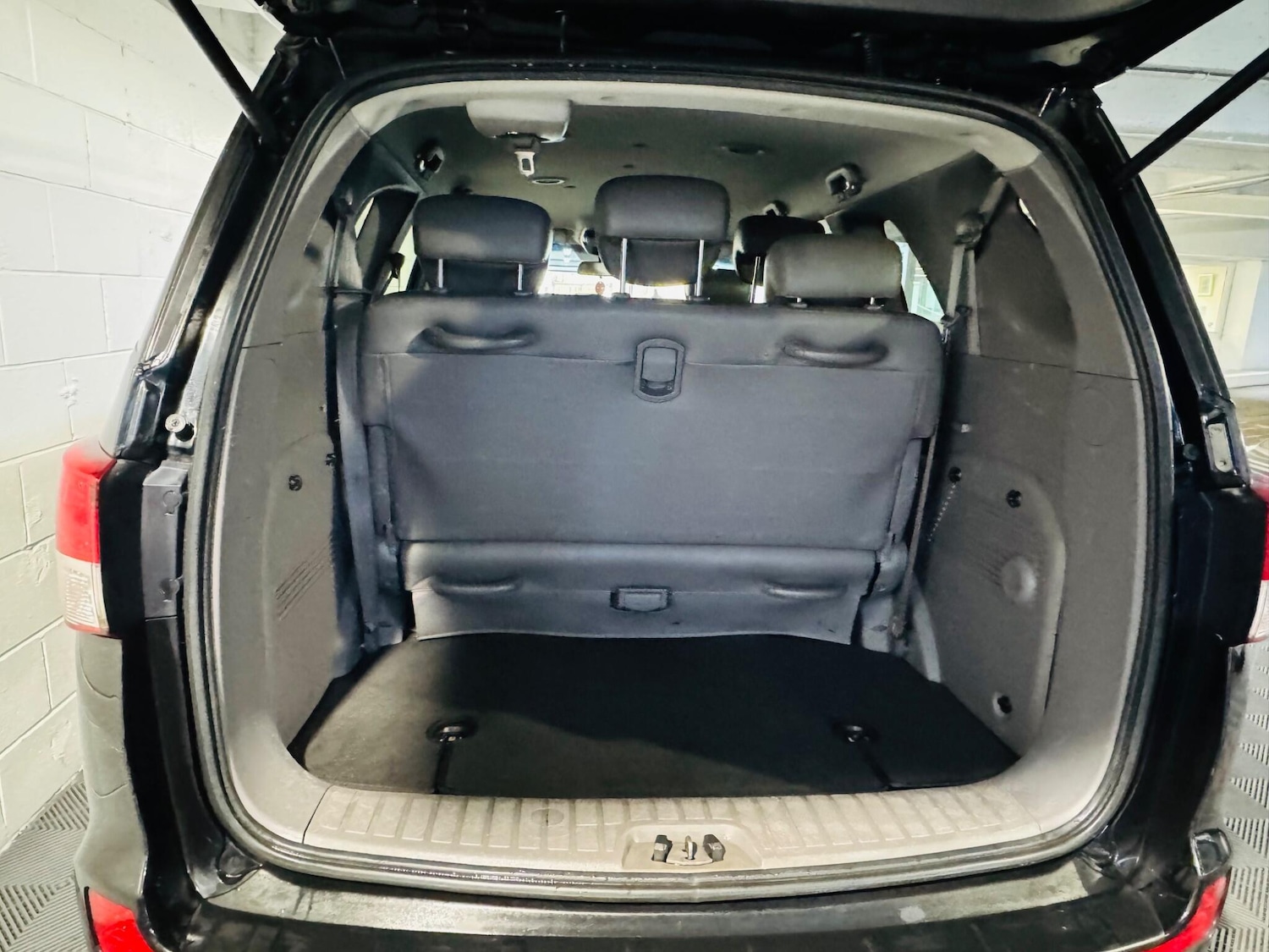 Used Ssangyong Turismo 2016 for sale - 76689919: Photo 12