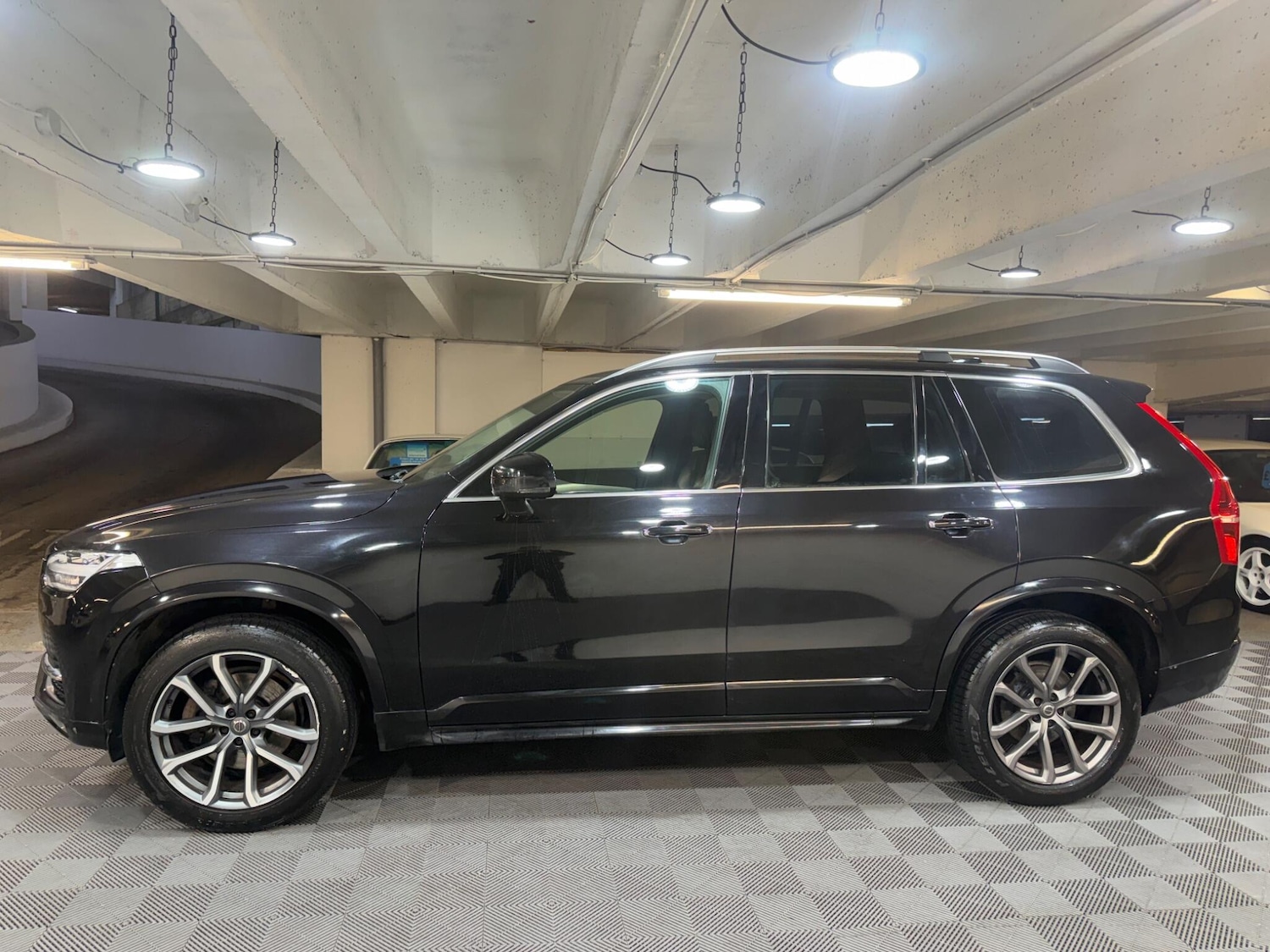Used Volvo XC90 2015 for sale - 77585813: Photo 2