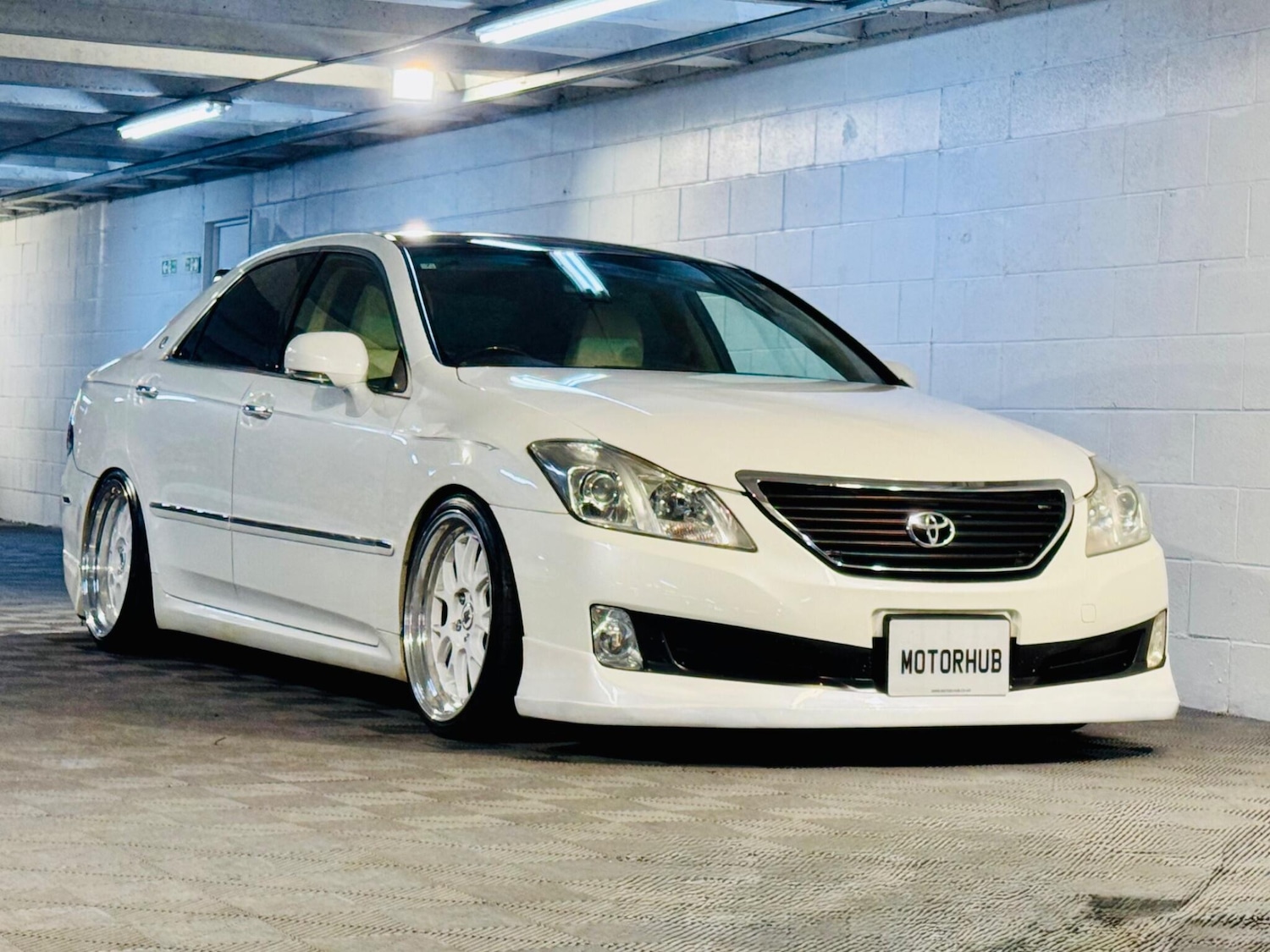 Used Toyota Crown for sale - 77202572: Photo 18